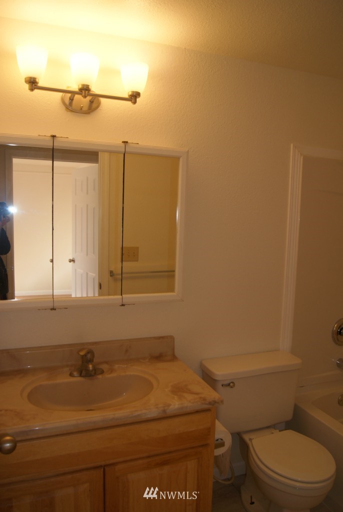 4300 Northeast Sunset Boulevard, Unit A3 Renton, WA 98059 - Photo 6 of 10 Gallery Image 6
