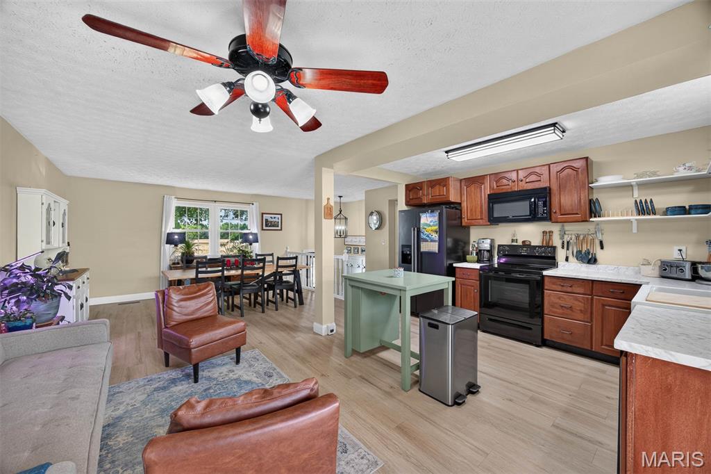 10904 Lake Road Highland, IL 62249 - Photo 4 of 37 Gallery Image 4