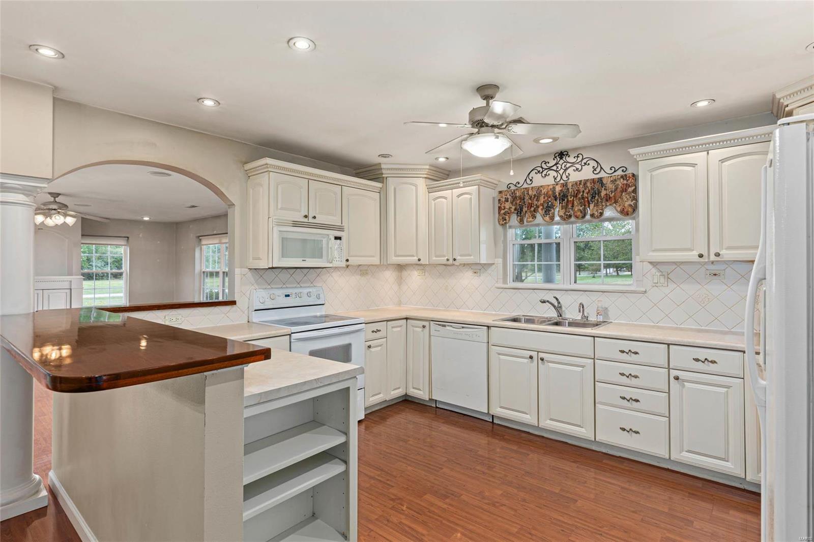 918 Reservoir Road Staunton, IL 62088 - Photo 9 of 44