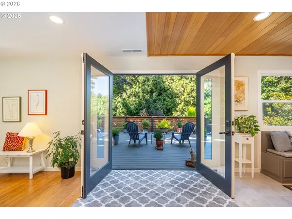 $779,000 | 2015 Eastwood Lane, Eugene, OR 97401
