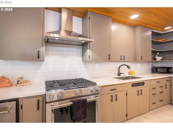 $779,000 | 2015 Eastwood Lane, Eugene, OR 97401