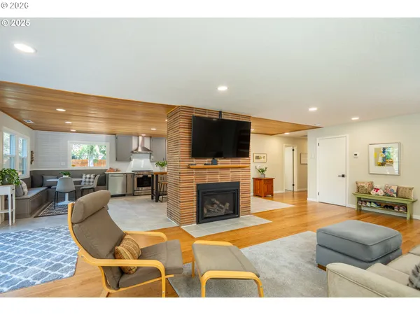 $779,000 | 2015 Eastwood Lane, Eugene, OR 97401
