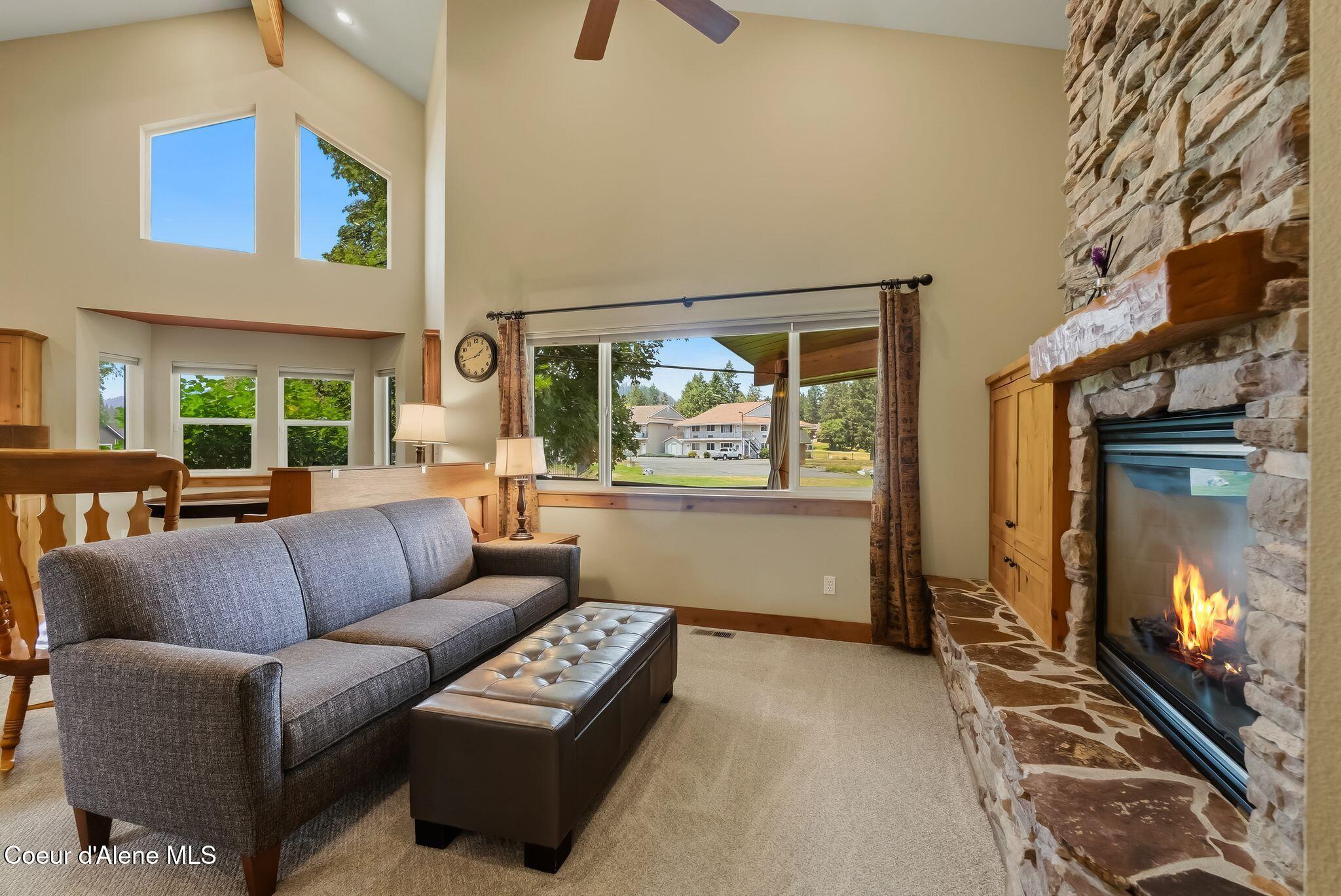 521 Stoneridge Road Blanchard, ID 83804 - Photo 7 of 56 10 Livingroom