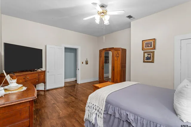 $445,000 | 712 Lamar Avenue, Crockett, TX 75835