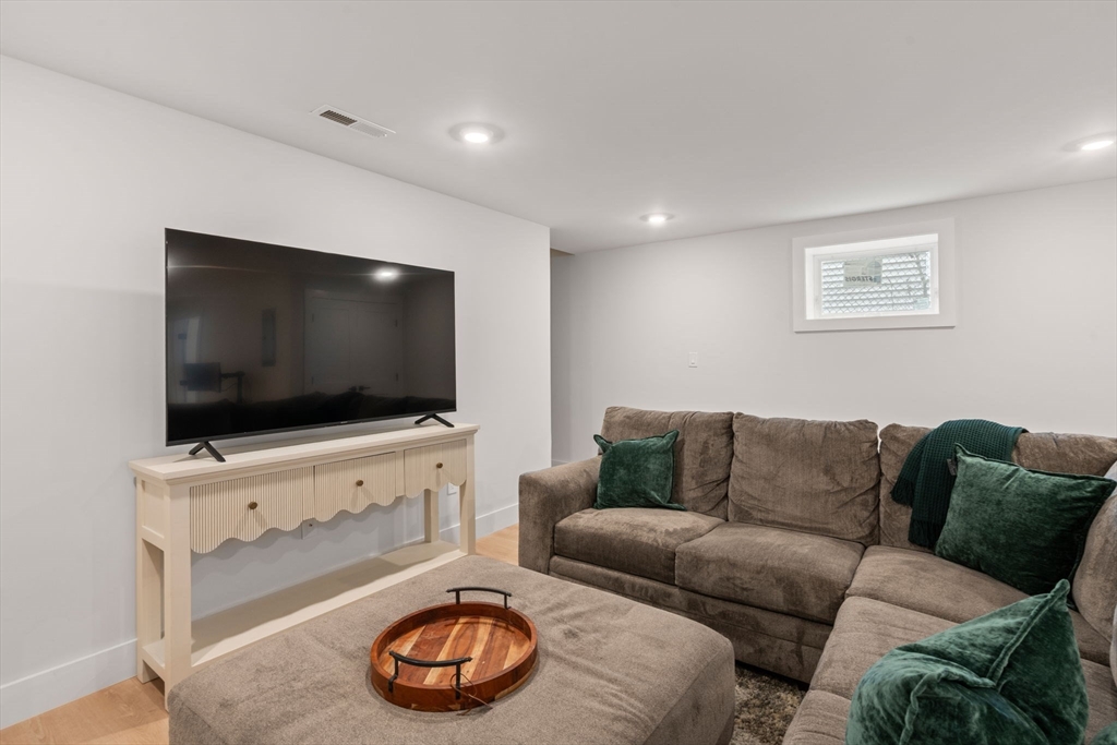 20 Ufford Street, Unit 1 Boston, MA 02124 - Photo 23 of 28