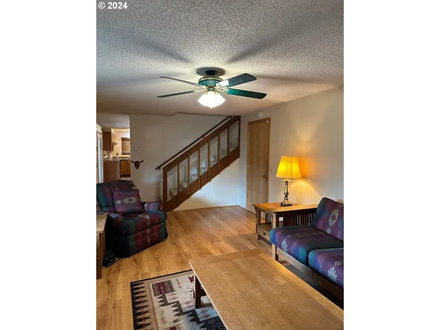 $475,000 | 870 Laurelhurst Drive, Eugene, OR 97402