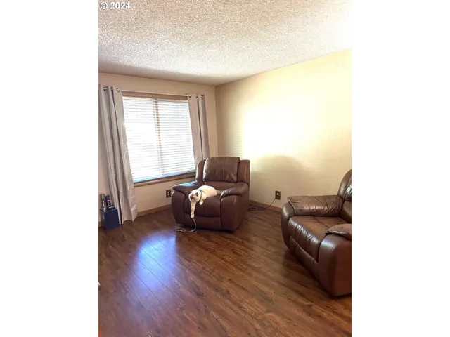 $475,000 | 870 Laurelhurst Drive, Eugene, OR 97402