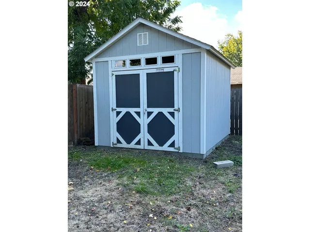 $475,000 | 870 Laurelhurst Drive, Eugene, OR 97402