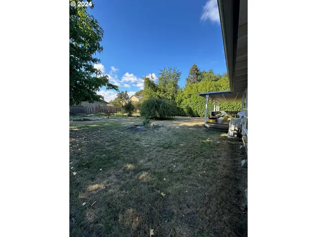 $475,000 | 870 Laurelhurst Drive, Eugene, OR 97402