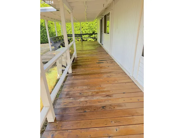 $475,000 | 870 Laurelhurst Drive, Eugene, OR 97402