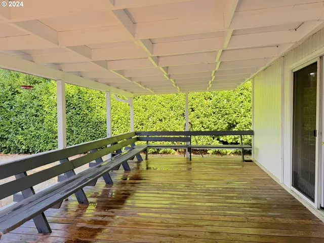 $475,000 | 870 Laurelhurst Drive, Eugene, OR 97402