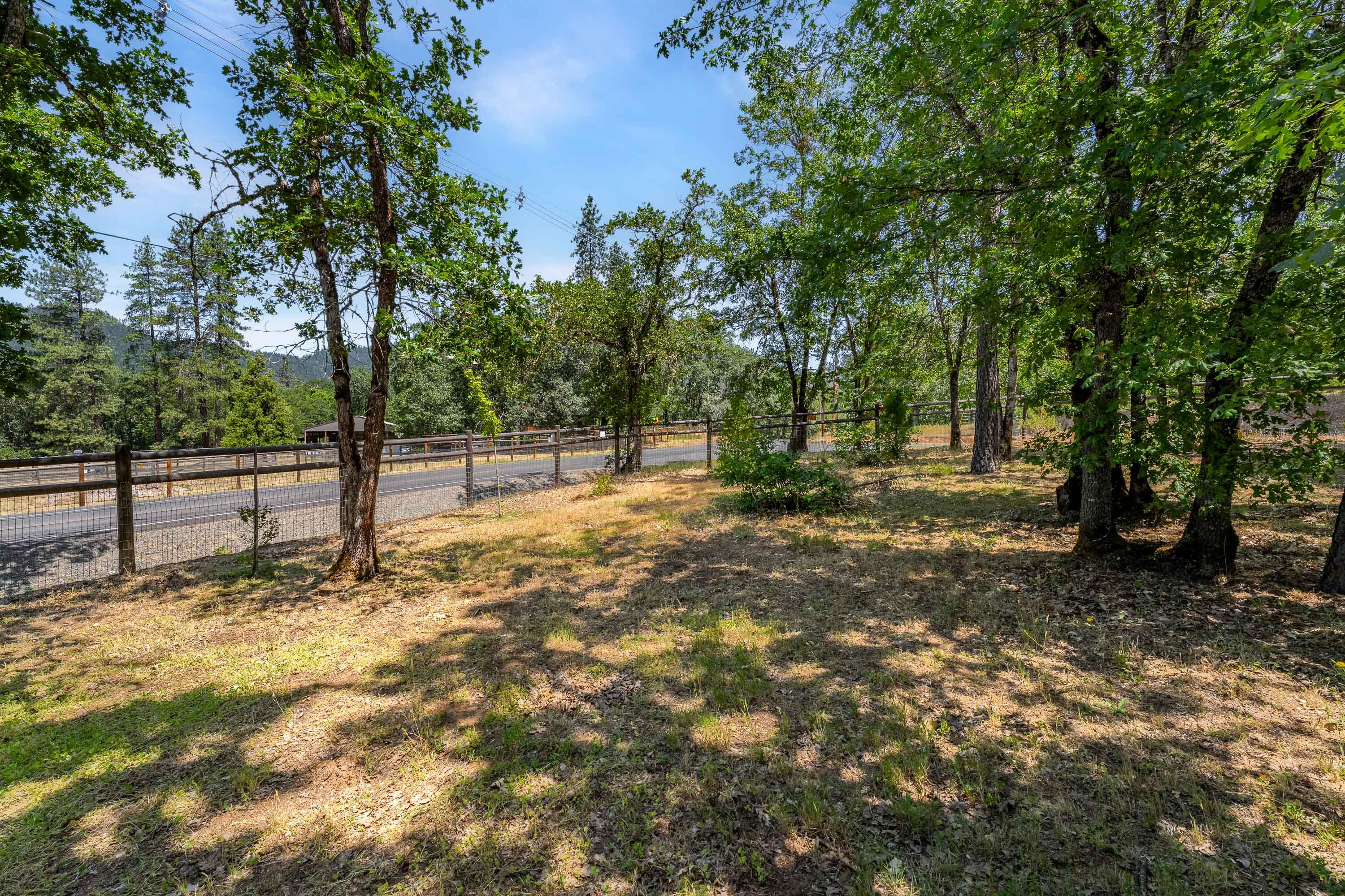 5851 Hugo Road Grants Pass, OR 97526 - Photo 38 of 48 EXT (6 of 20)
