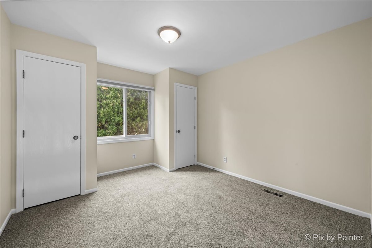 676 Concord Drive Crystal Lake, IL 60014 - Photo 16 of 38 a view of an empty room with a window