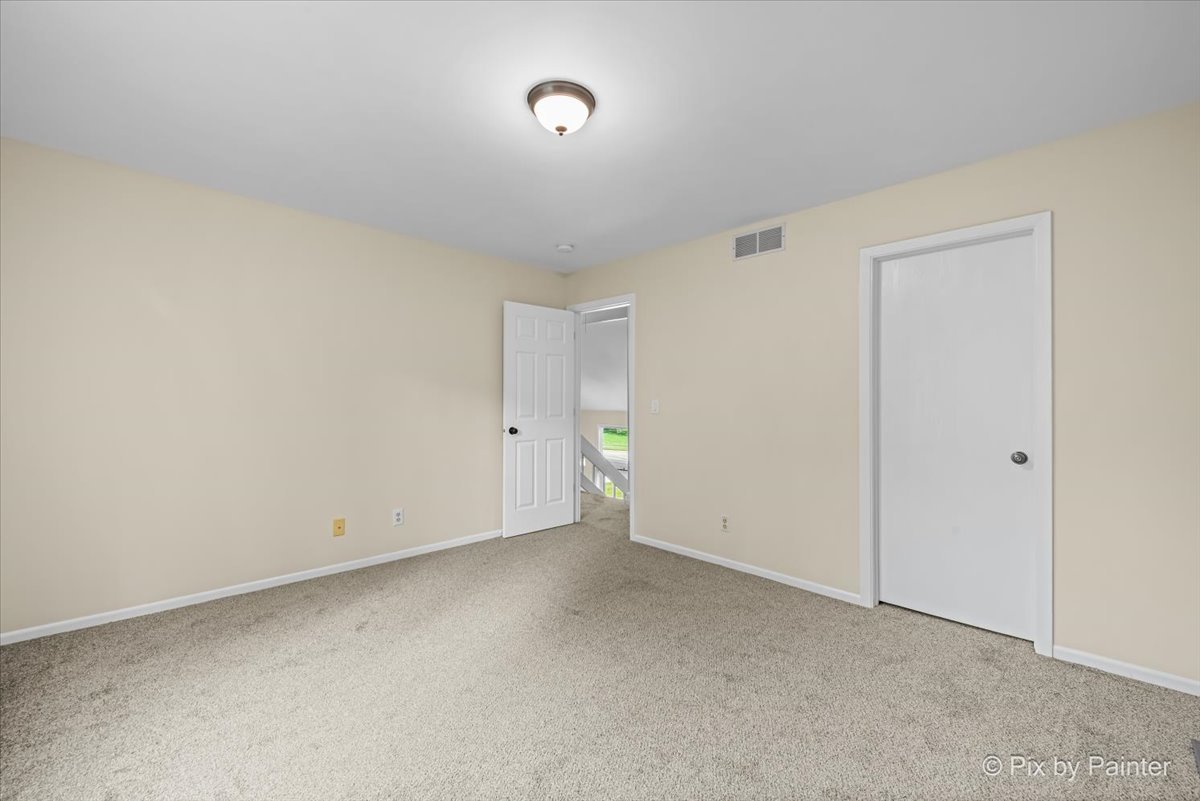 676 Concord Drive Crystal Lake, IL 60014 - Photo 23 of 38 a view of room