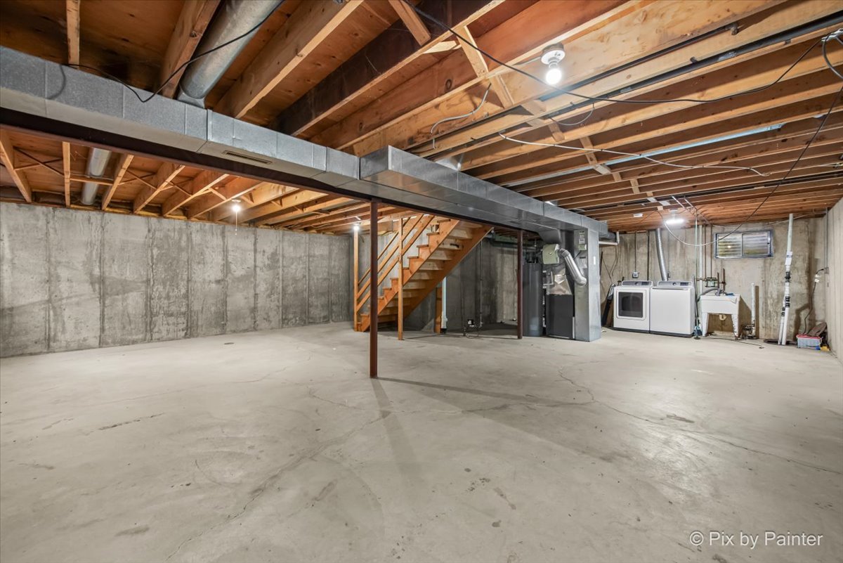 676 Concord Drive Crystal Lake, IL 60014 - Photo 26 of 38 a view of a garage