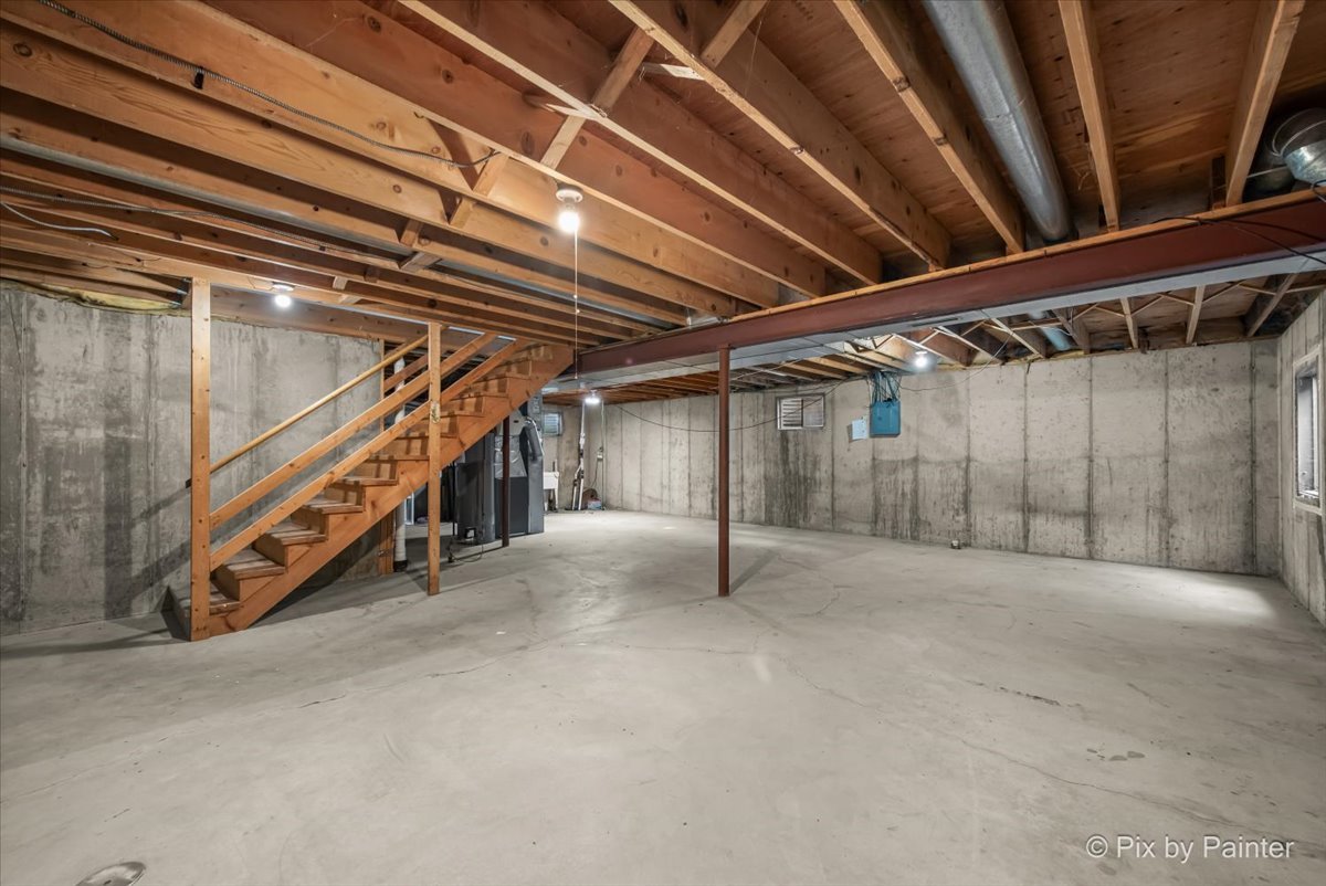 676 Concord Drive Crystal Lake, IL 60014 - Photo 27 of 38 a view of an empty room