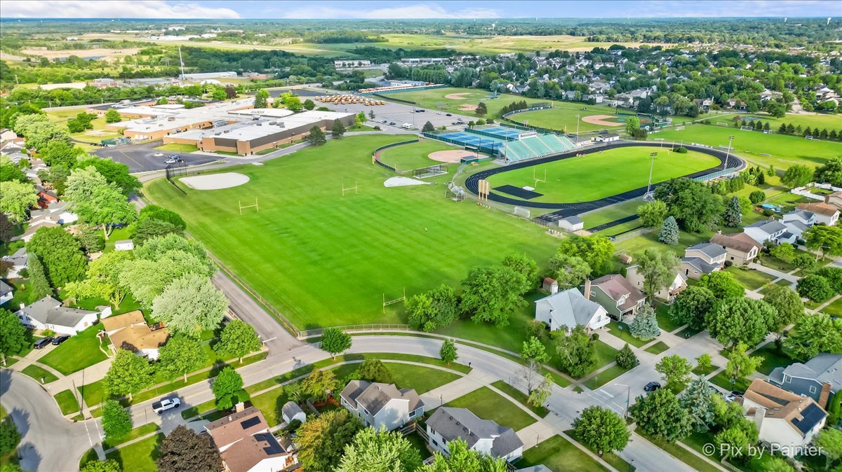 676 Concord Drive Crystal Lake, IL 60014 - Photo 37 of 38 a view of a city