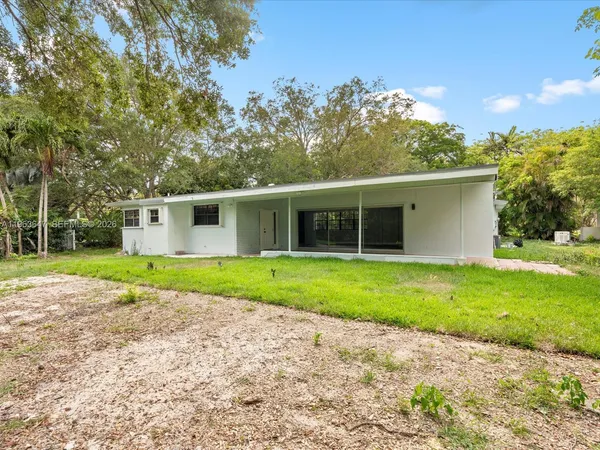 $1,499,999 | 9315 Southwest 72nd Avenue, Pinecrest, FL 33156