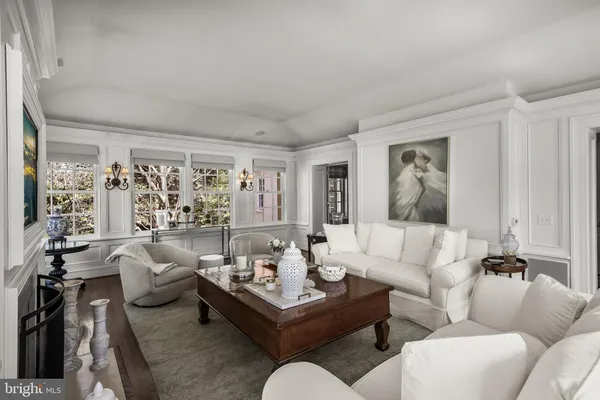 $2,950,000 | 201 East Oak Avenue, Moorestown, NJ 08057