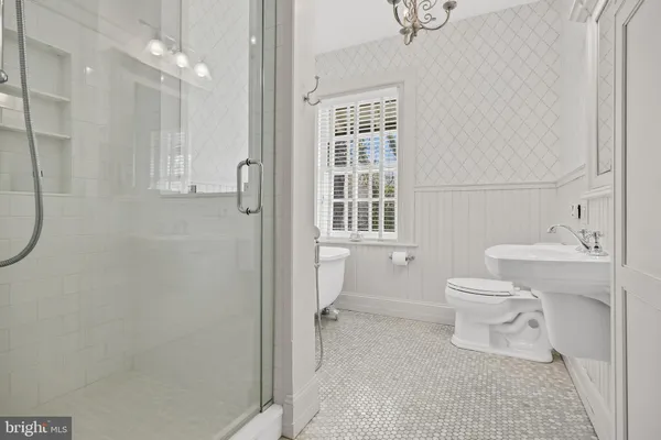 $2,950,000 | 201 East Oak Avenue, Moorestown, NJ 08057