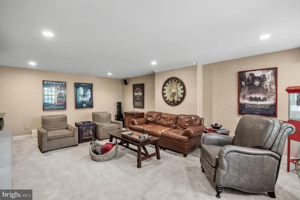 $2,950,000 | 201 East Oak Avenue, Moorestown, NJ 08057
