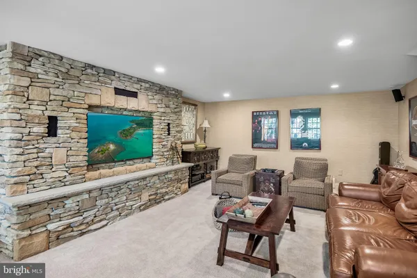 $2,950,000 | 201 East Oak Avenue, Moorestown, NJ 08057