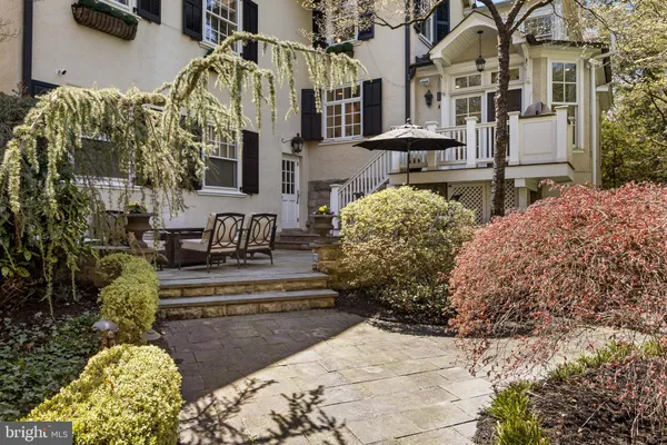 $2,950,000 | 201 East Oak Avenue, Moorestown, NJ 08057