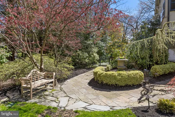 $2,950,000 | 201 East Oak Avenue, Moorestown, NJ 08057