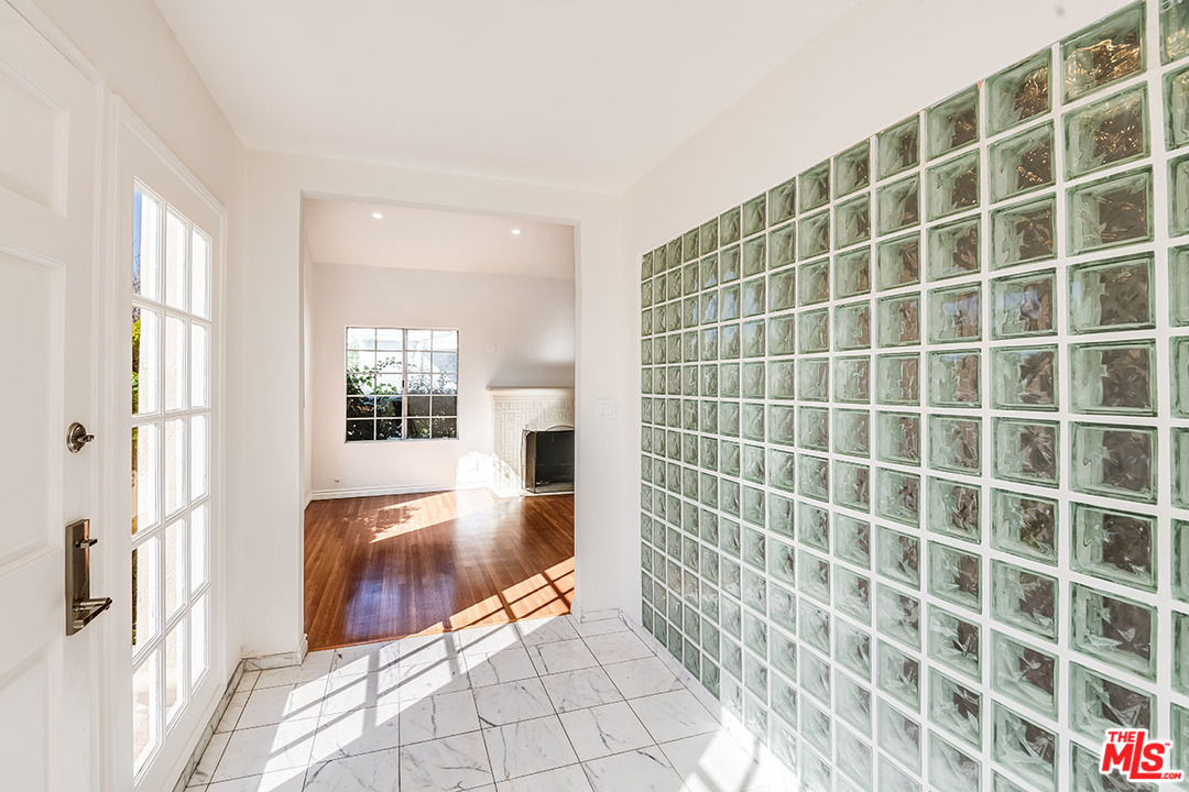 148 Le Doux Road Beverly Hills, CA 90211 - Photo 3 of 22