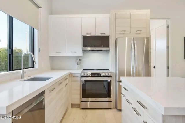 $2,275,000 | 3045 East Coolidge Street, Phoenix, AZ 85016