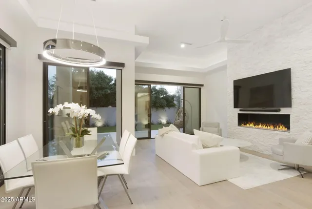 $2,275,000 | 3045 East Coolidge Street, Phoenix, AZ 85016