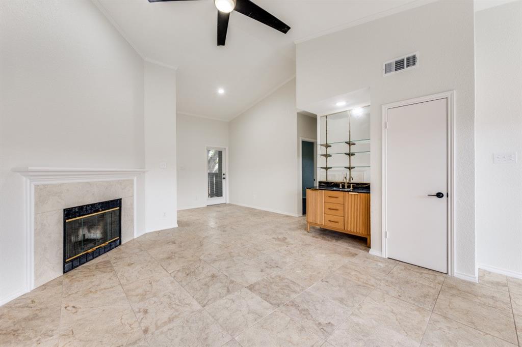 401 Pebble Way, Unit 239 Arlington, TX 76006 - Photo 3 of 13 Fireplace and Wet Bar!