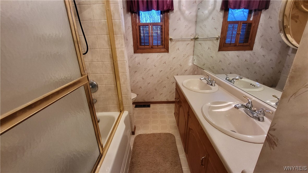 1185 Mineral Springs Road West Seneca, NY 14224 - Photo 23 of 31