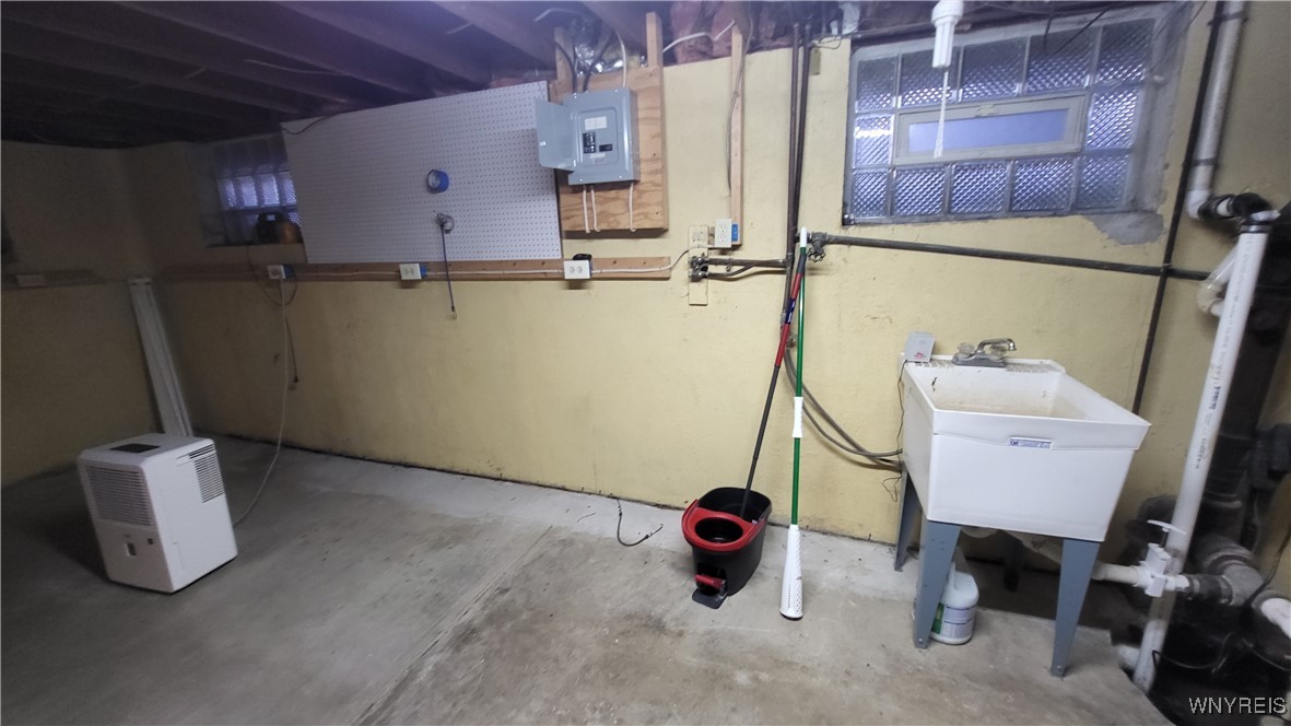 1185 Mineral Springs Road West Seneca, NY 14224 - Photo 27 of 31