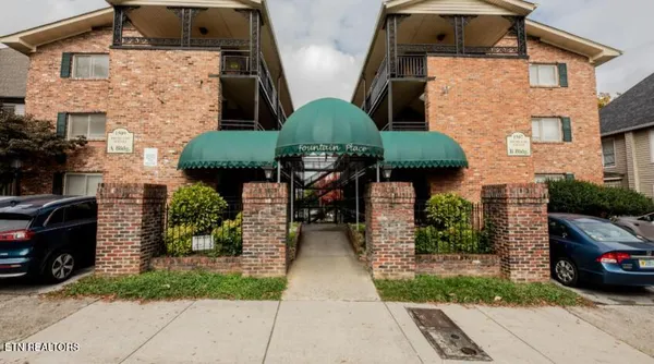 $1,800 | 1507 Highland Avenue, Unit B102, Knoxville, TN 37916
