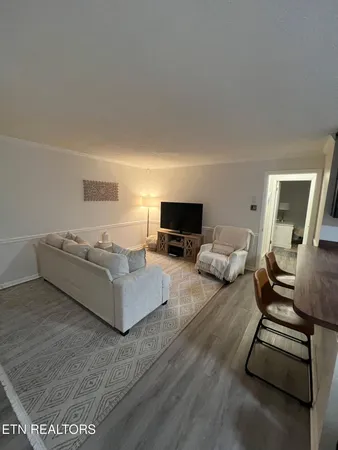 $1,800 | 1507 Highland Avenue, Unit B102, Knoxville, TN 37916