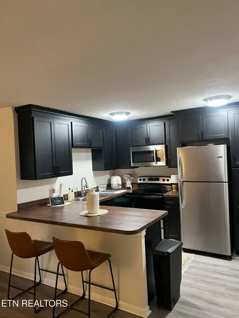 $1,800 | 1507 Highland Avenue, Unit B102, Knoxville, TN 37916