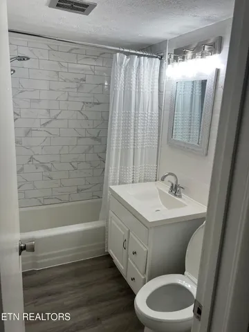 $1,800 | 1507 Highland Avenue, Unit B102, Knoxville, TN 37916