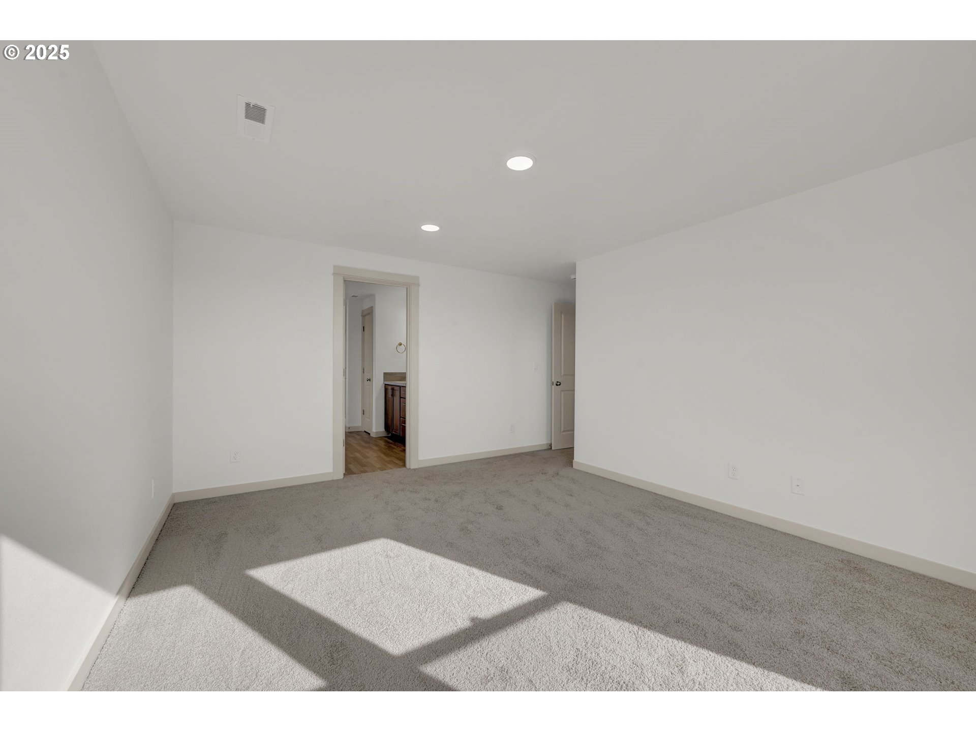 5653 Magnificence Way Eugene, OR 97402 - Photo 24 of 44 a view of an empty room