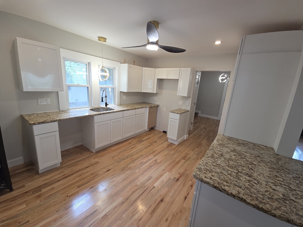 49 Corona Street Springfield, MA 01104 - Photo 5 of 15