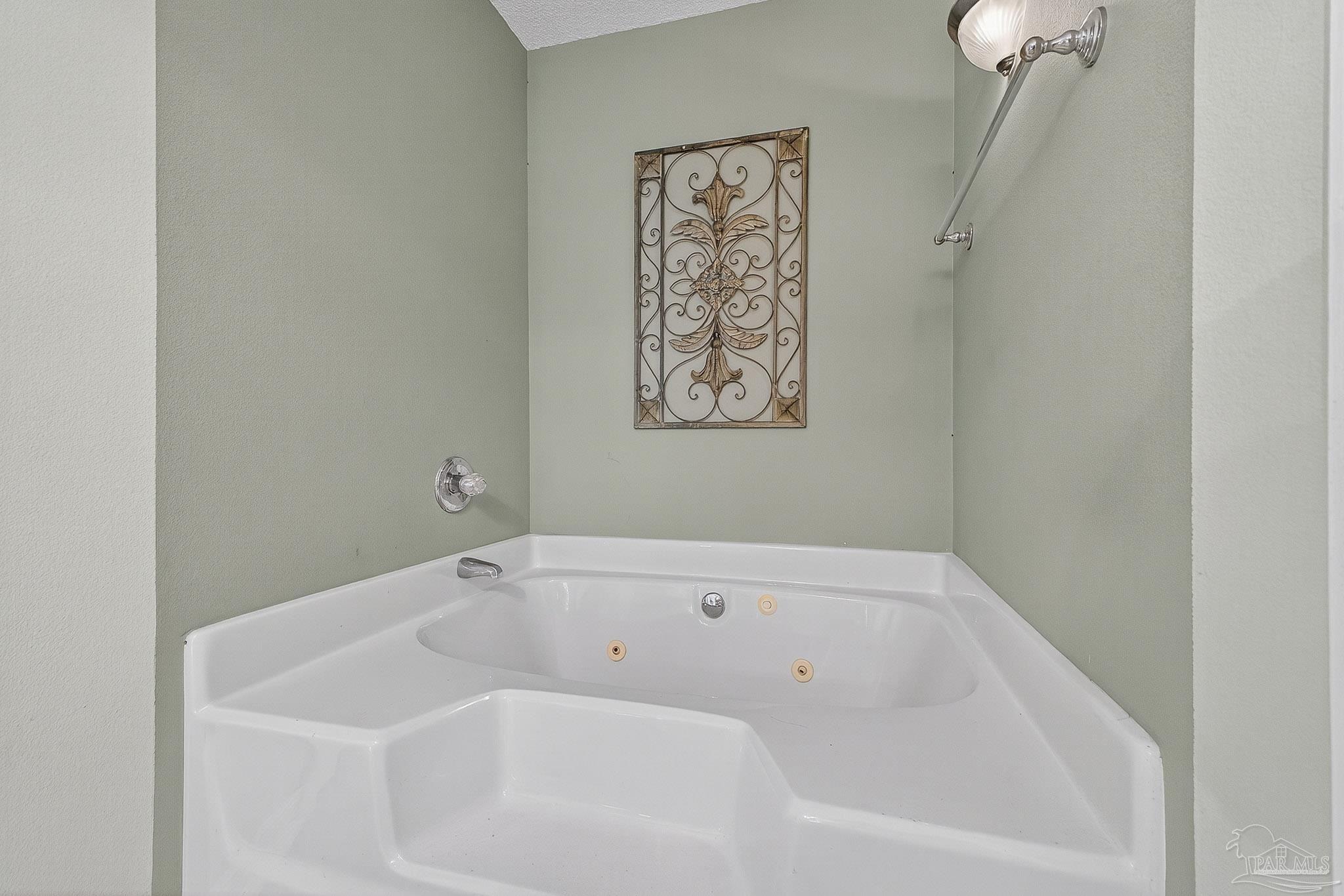 7041 Woodside Road Pensacola, FL 32526 - Photo 32 of 56 Gallery Image 32