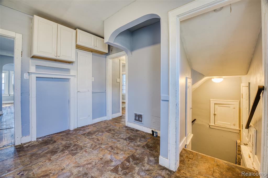 12875 Steel Street Detroit, MI 48227 - Photo 13 of 34