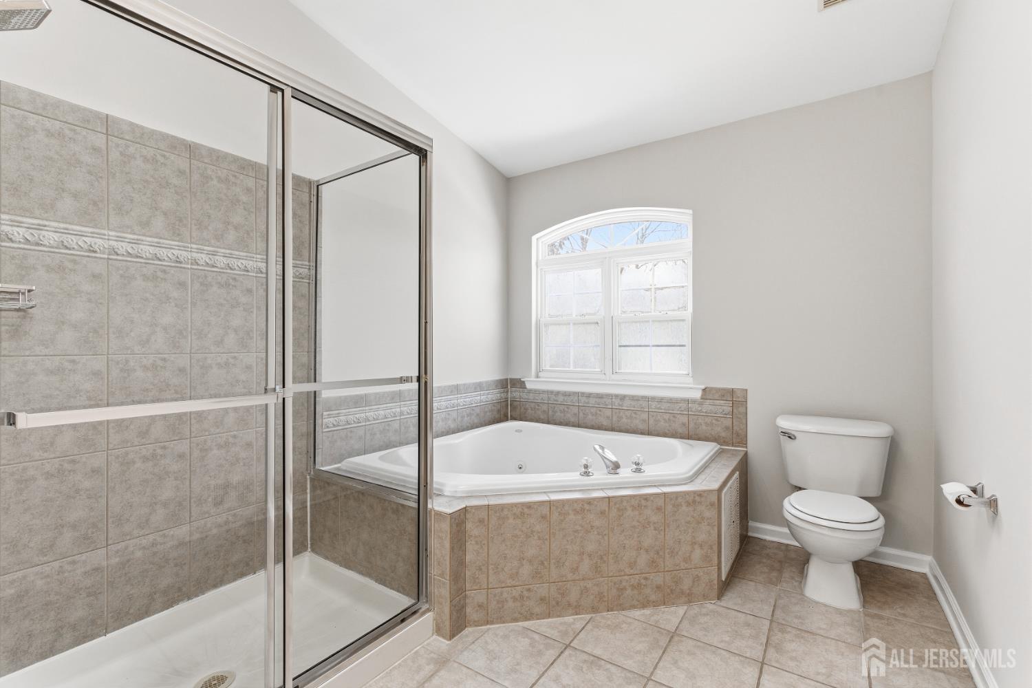 12 Rondell Lane Old Bridge, NJ 08879 - Photo 20 of 34 a bathroom with a bathtub and toilet