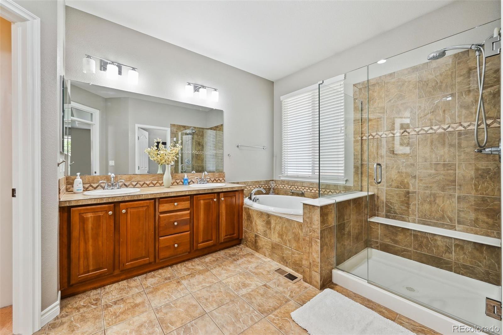 10987 Bluegate Way Highlands Ranch, CO 80130 - Photo 16 of 31 Gallery Image 16