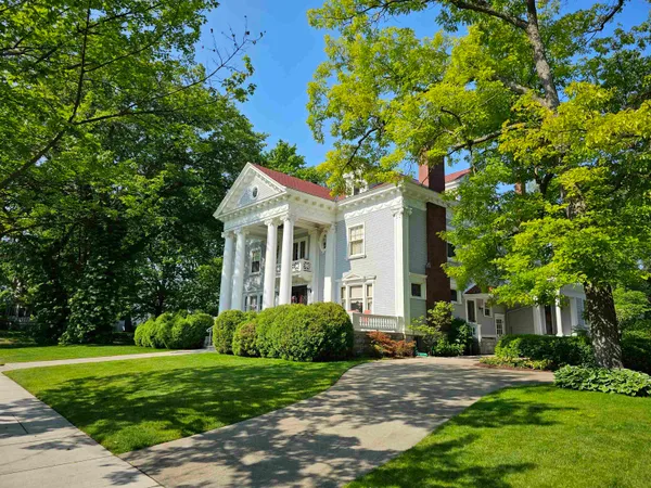 $3,995,000 | 230 Wellington Street, Unit LOT: 9 &10, Traverse City, MI 49686