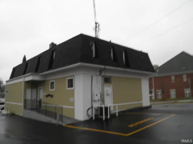 $695 | 420 1/2 West 2nd Street, Unit 2W, Bloomington, IN 47403