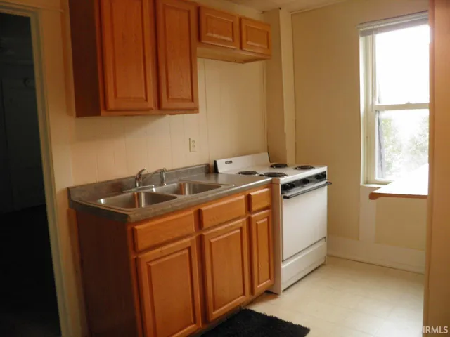 $695 | 420 1/2 West 2nd Street, Unit 2W, Bloomington, IN 47403