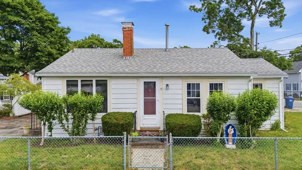 $399,000 | 17 Swift Avenue, Wareham, MA 02571