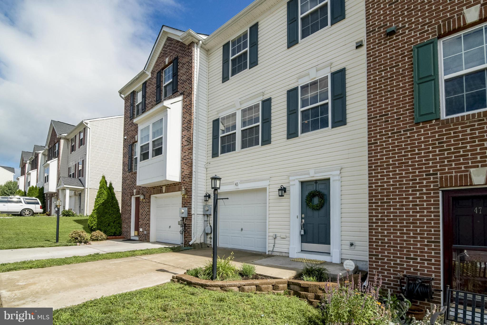 43 Dunmore Court Falling Waters, WV 25419 - Photo 26 of 30 Exterior (Front)