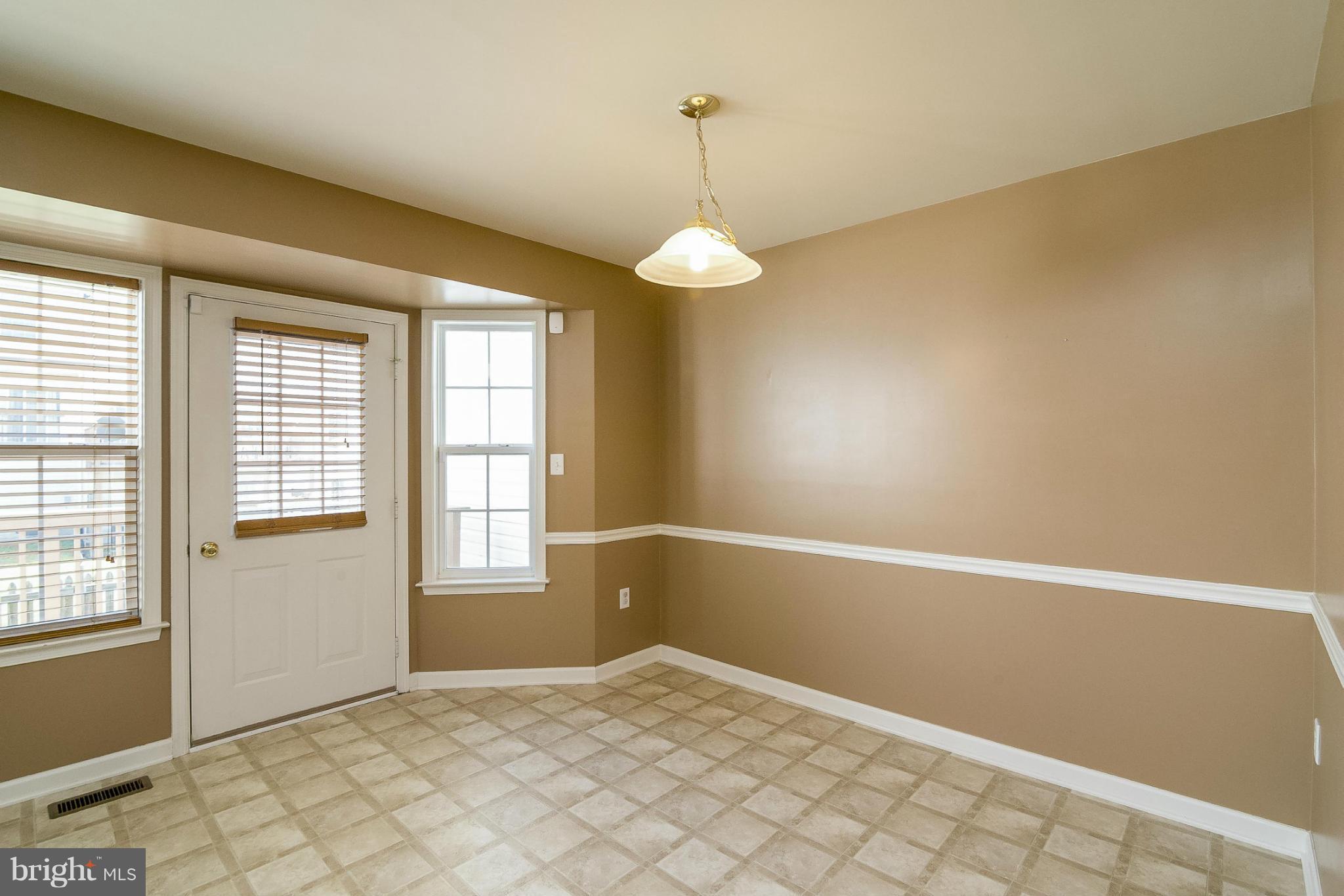 43 Dunmore Court Falling Waters, WV 25419 - Photo 7 of 30 Kitchen
